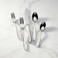 Brand new ⭐ Lenox Butterfly Meadow 65-Piece Flatware Set 😍
