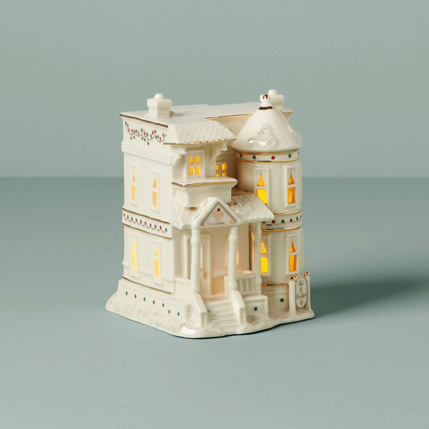 Brand new π Lenox Mistletoe Park Bed & Breakfast Figurine π 3 Brand new π Lenox Mistletoe Park Bed & Breakfast Figurine π